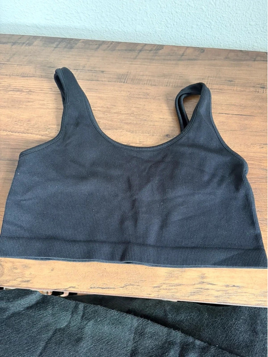 American Eagle Outfitters Tops - American Eagle ribbed seamless cropped bra top size XS/S